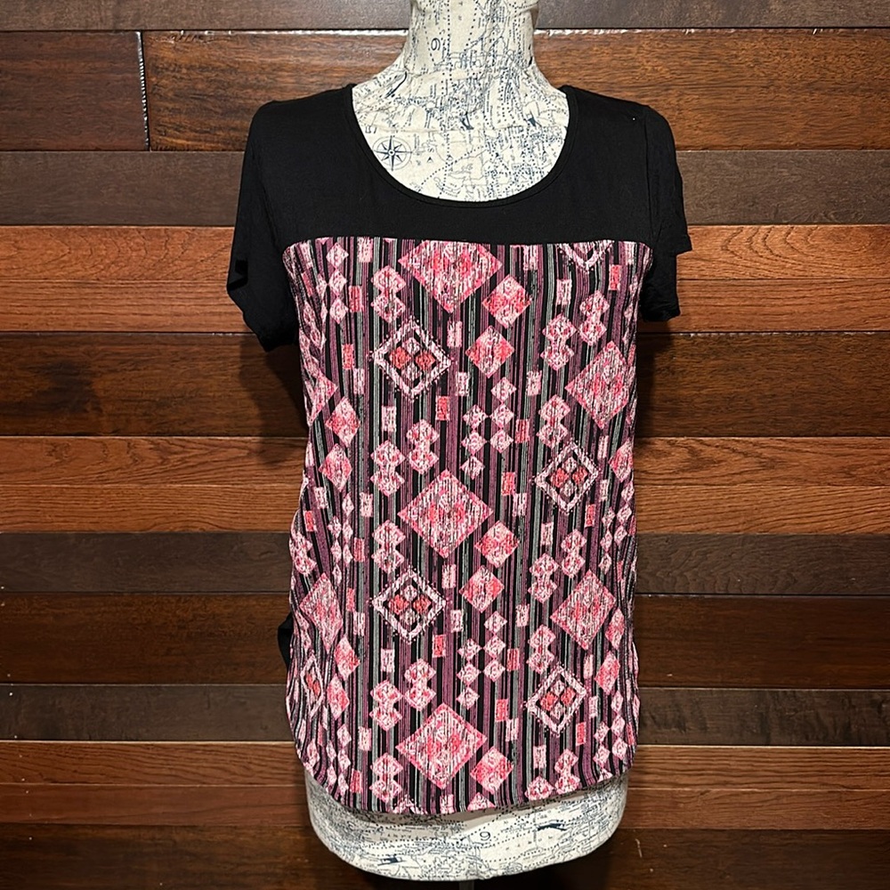 Honey & Lace Stretchy Scoop Neck Short Sleeve Pink and Black Tunic Top